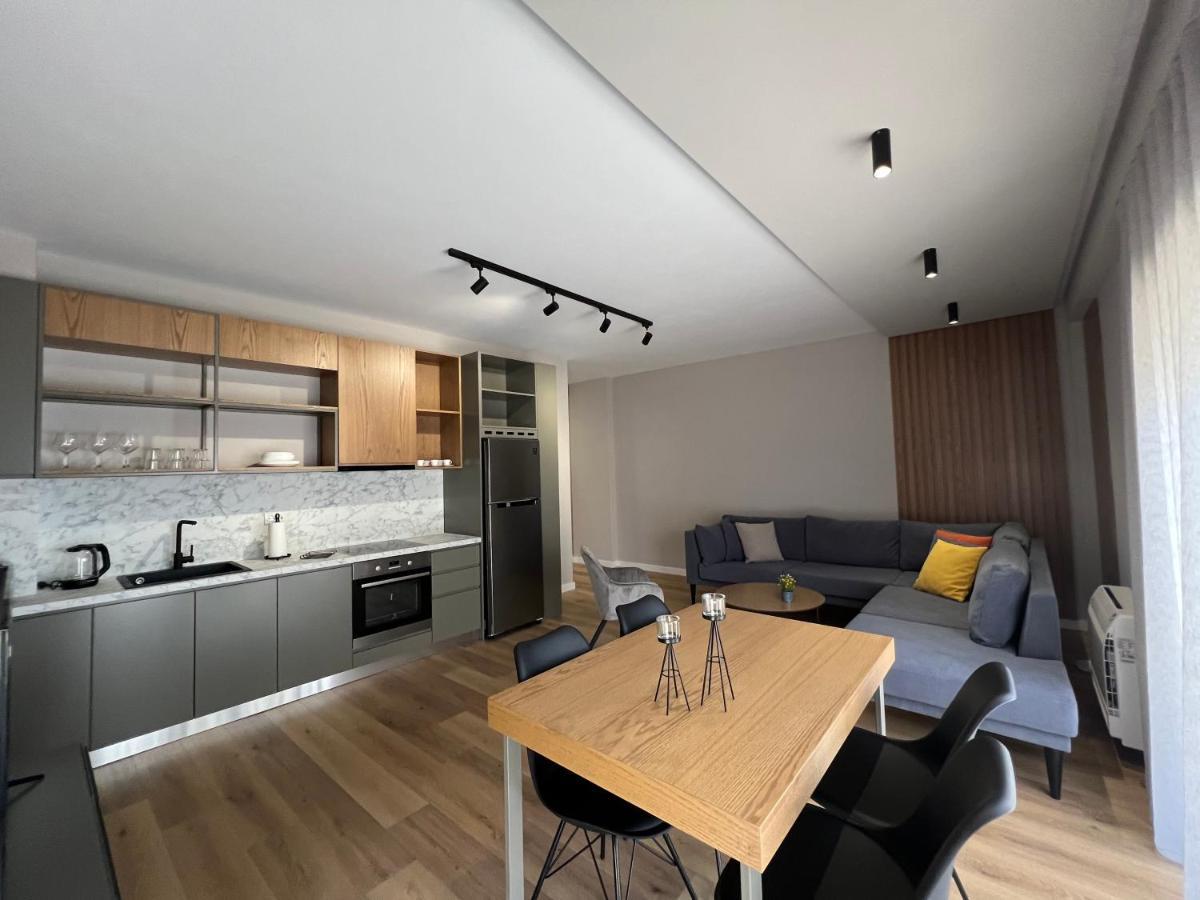 Coral Apartments Sarandë エクステリア 写真