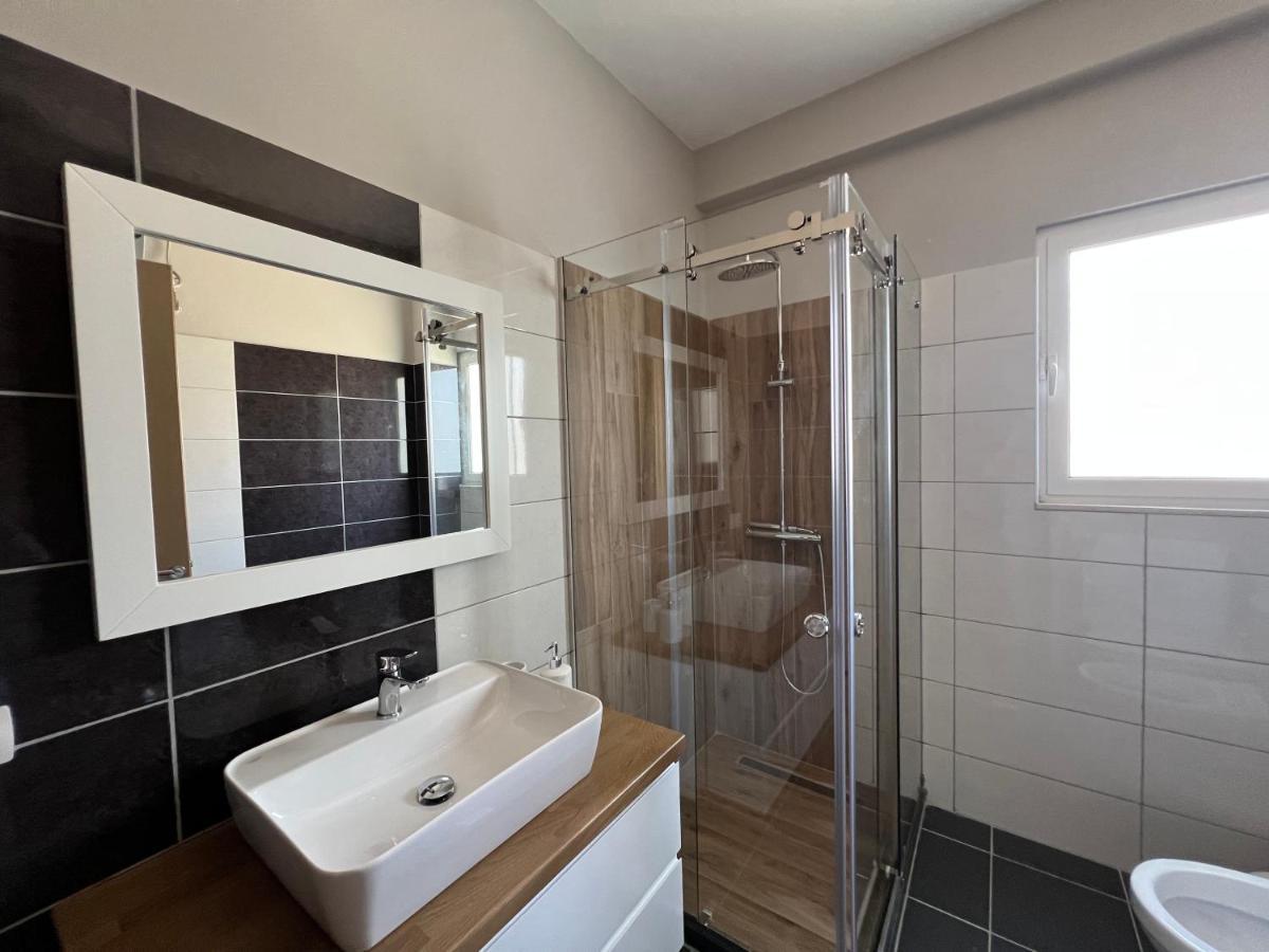 Coral Apartments Sarandë エクステリア 写真